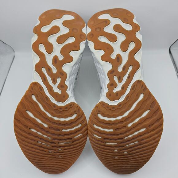 Nike React Infinity Run Flyknit 3 Leopard White Black Womens 8 Running Shoes - Picture 9 of 12